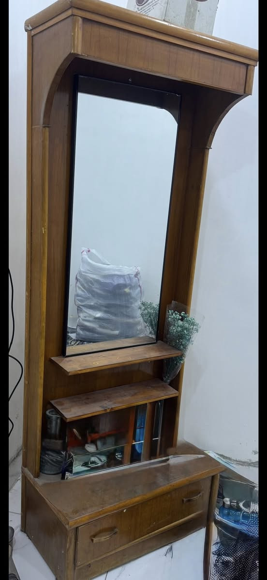 عندي جرباية صاج مع زاوية على شكل ميز تواليت هم صاج موضحة بالصورة للبيع 
مكاني بغداد الجديدة


**إذا كنت صاحب هذا الإعلان وتريد حذفه لأي سبب، رجاءا أرسل رسالة إلى الدعم الفني**