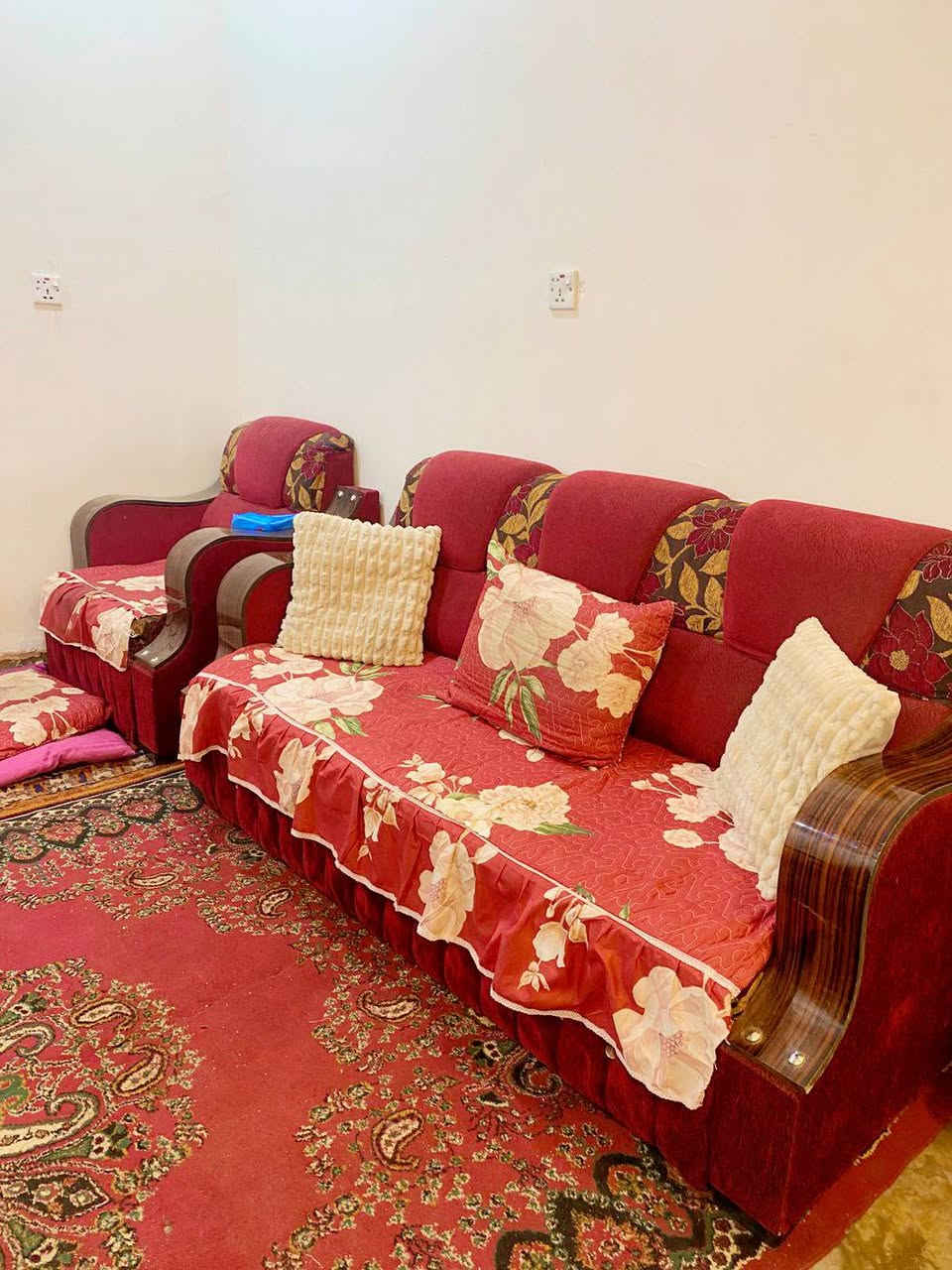 السلام وعليكم تخم البيع سعره 
١٧٥الف شراي يتصل هاتف ***********
مكاني بغداد شرطة الخامسة
