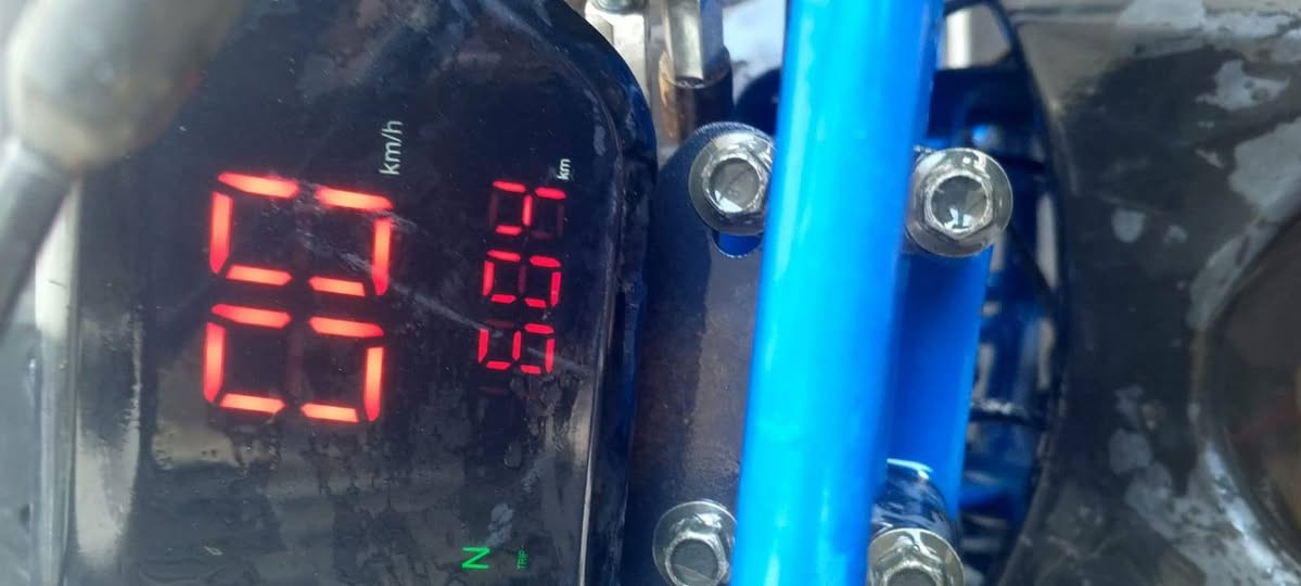 السلام عليكم دراجه رباعية لون ازرق حجم وسط قليل الاستعمال بسعر مناسب *********** بغداد
