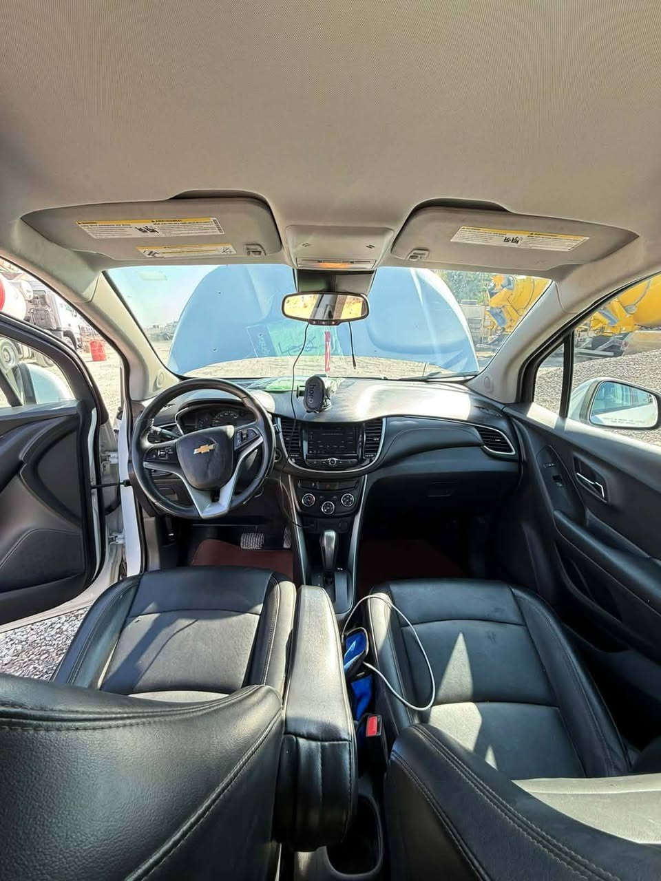 شوفر تراكس للبيع موديل 2021 رقم بابل سنوية لل29 ضربة جاملغ وبنيد بدون دواخل مكينة كير تخم تاير كله مكفول السعر 106 ورقات مكاني حله حي العسكري شارع 80 وهذا رقمي ***********
