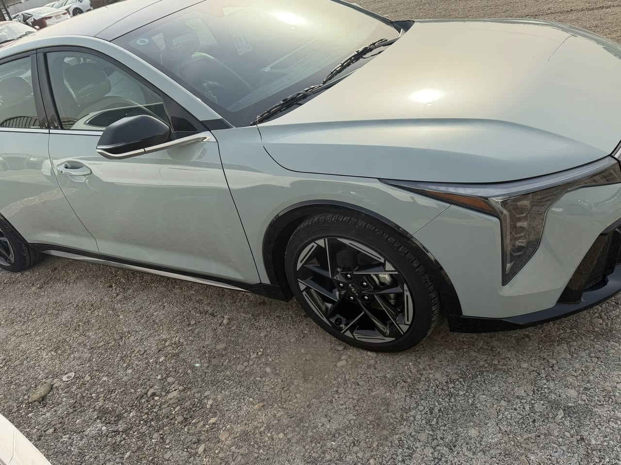 حبايب للبيع فقط كيا K4 جيتي لاين أعلى مواصفات موديل 25 دخول جديد مرقم بغداد بأسمي تحويل مباشر مصلحة تصليح درجة اولى بدون تبديل جاملغ او صندوك مصلحات او مصبوغات نفسهن شرط شغل وكاله اخوان السياره فول لتقارنهه بالعاديه 
1 بانوراما على كد القمارة
2 كشنات جلد لونين تدفئة تبريد مع خزن ميموري 
3شاشة متصله على گد الدشبول فول اوبشنات 
4 تحكمات التبريد لمس بالشاشة 
5هند بريك كهرباء مع تحكمات ستيرن شاحن وايرليس 
5 مري قلاب مع البك كامرة دوارة 
6 رادارات تحديد مسار توقف ذاتي 
او باقي المواصفات المعروفة السياره بدون ايرباك مكاني بغداد شارع فلسطين 
السعر 193 او بيهه مجال للشراي او بالعافيه على الياخذهه سياره جديدة كلش شرط بدون نقص برغي بالشرط للاتصال ***********
