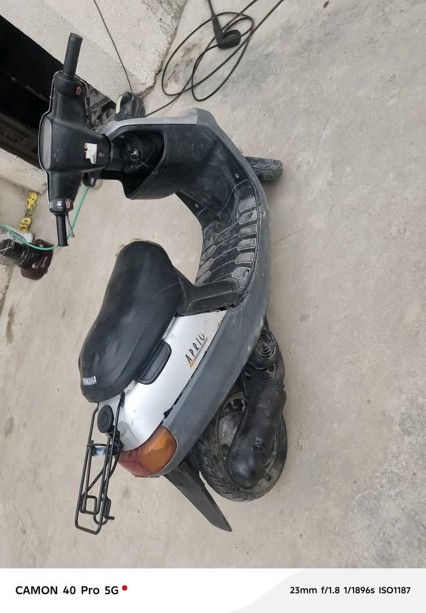 السلام عليكم دراجه بطه السعر ١٦٠  نظيفه مال حاويه على ايدي كهربائيات شغاله مكاني كربلاء الحسينيه قرب قناه كربلاء رقم تليفوني ***********
