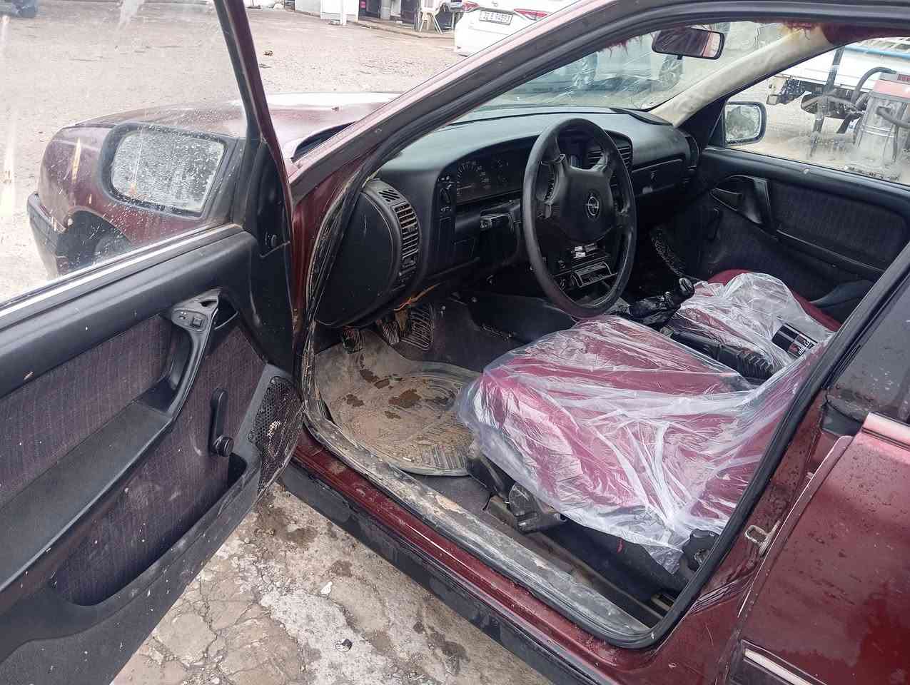 سعرها 17ورقه قفل سياره بدون حادث  معمربس خياسات موديل 92مكينه كيرشرط ابيع بس تحويل مكانها كركوك سياره محوره كابريتر***********او***********
