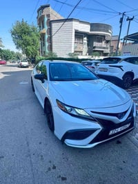 كامري xse hybrid ماشية 99000كم اللون سموك او ابيض دخاني دخلت ماشية 510...
