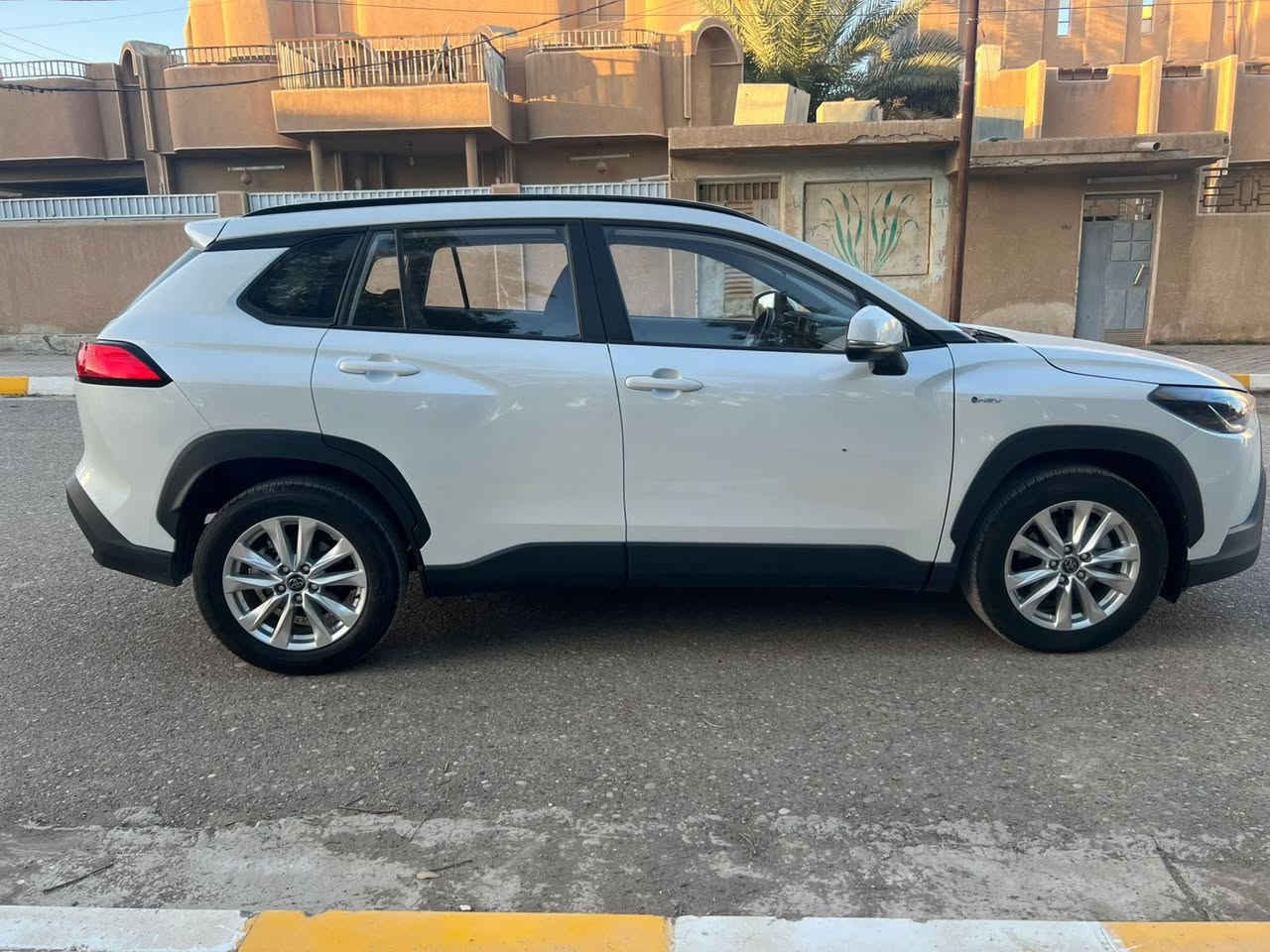 السلام عليكم
للبيع كورلا كروز  2025  تجميع صيني

سيارة حلوة وجديدة شرط كفالة عامه 

مواصفات 

سلايت 

بصمه + دخول ذكي 

شاشه كبيره + كاميرا 

تحكم ستيرن كامل 

كير اوتو  ومحرك شرط على وضع الشركه  محرك 2000 هايبرد 

السيارة حلوة وجديدة لوك ماشيه 9000 يعني بحالت الوكاله 

رقم بغداد دولي مشروع وطني سنويه جديدة يعني شرط التحويل 

السعر 172 وبيه مجال الشراي يخابر

‭0773 253 3889‬
