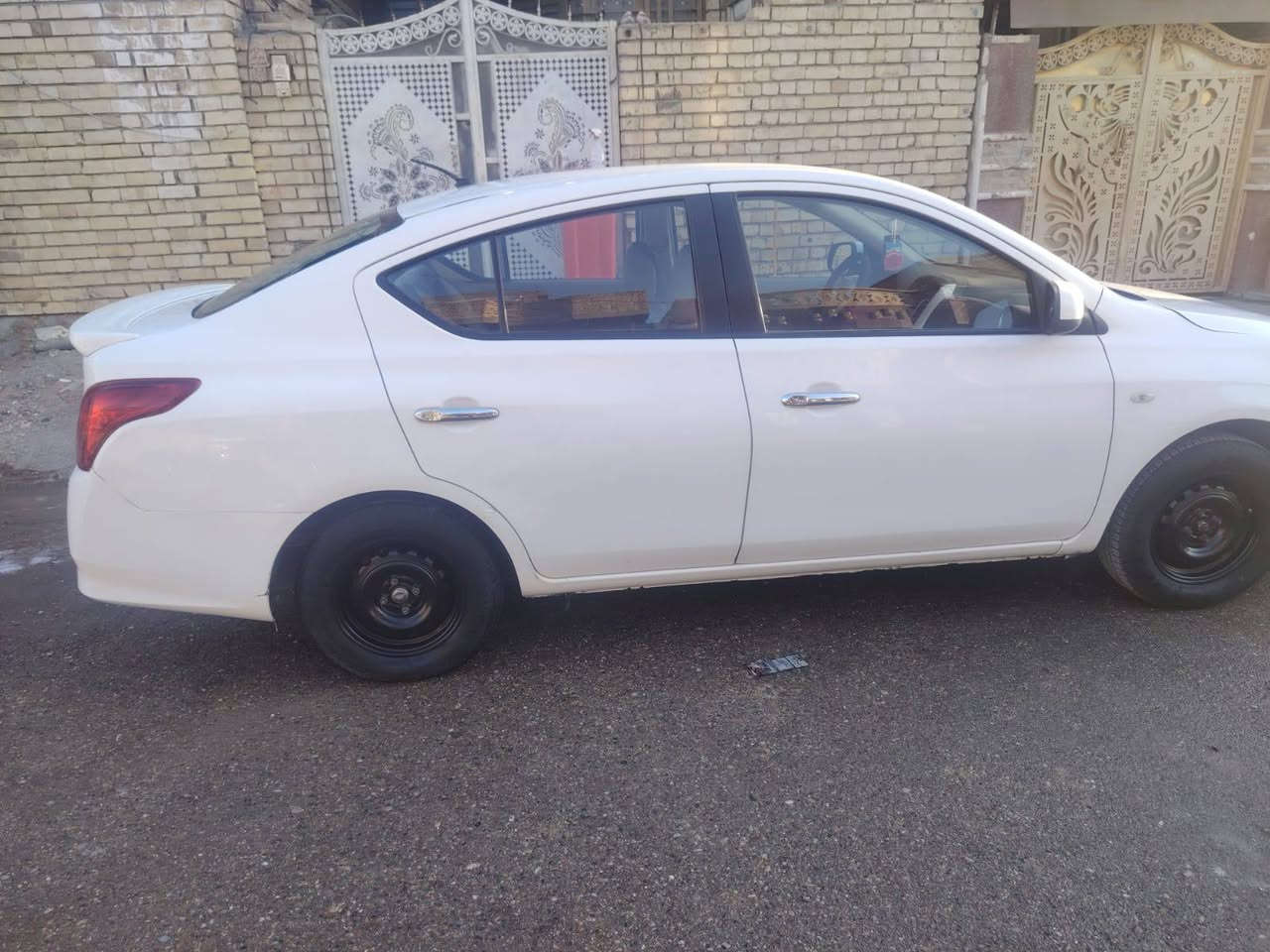 سلام عليكم للبيع نيسان سني  هندي موديل٢٠١٨  بغداد رقم الانكليزي بسمي ماشية ١٥٠ الف  بيها بابتين صفحات السايق بيها جاملغه  وربع البنيد مصبغ   فقط السعر ٩٥ وبيها مجال بغداد الحسينية ايم الجامع البديع ***********
