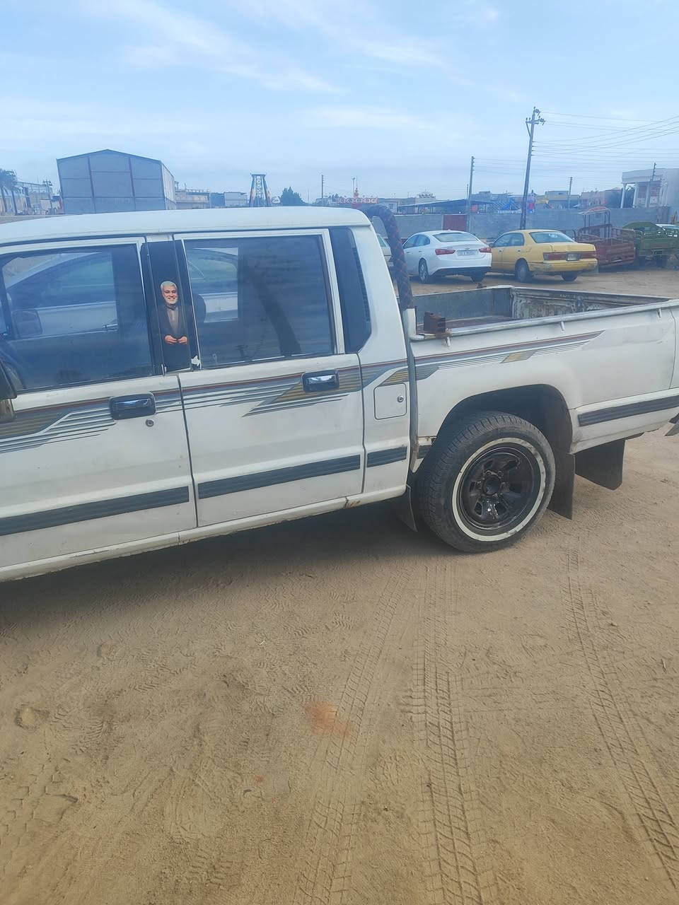 مستوبيشي موديل 90 سنويه لل26 رقم انكليزي مكينه وكير ونجي قبل يومين شادهن السعر 43 بيها مجال بسيط الاتصال على الرقم ***********
