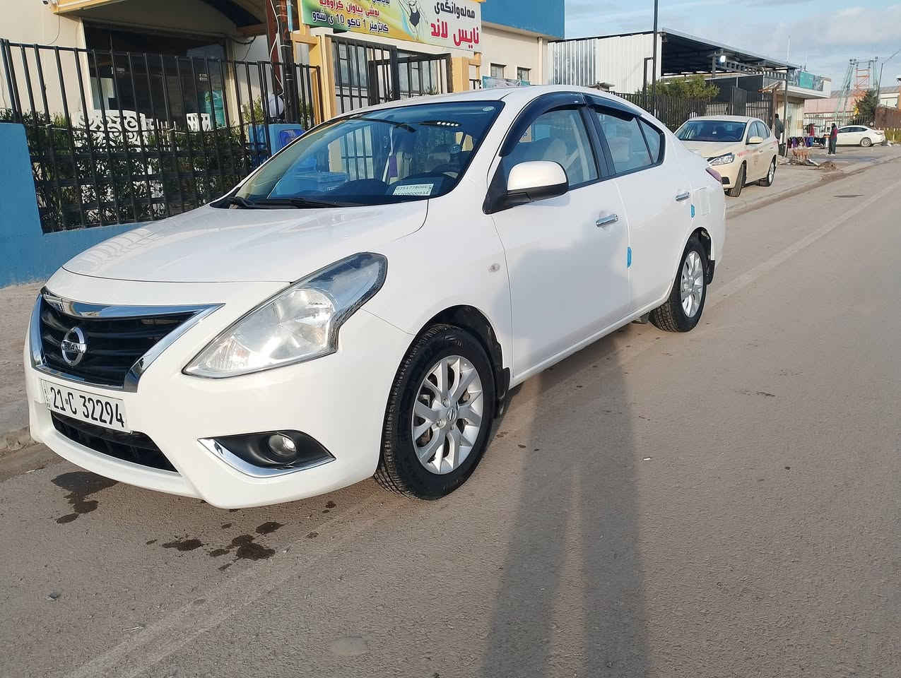 سلام عليكم 
نيسان هندي بليته زركه للبيع 
موديل 2020 استلام شريكه سعد 
ماشيه 93الف
مكفوله من ضربه أو صبغ 
كير محرك مكفول 
بيها شخط خفيف باب الخلفي ومصلح بل كارت 
مواصفات 
4يدات نيكل 
بلجكتور امامي 
حساس خلفي 
4سماعات 
تبريد مركزي 
دبل كيج 
4ويل كب بلادي 
4جام كهربائي 
تحكم ستيرن 
سياره غاز منضومه تركي بعدها بضمان شريكه 
غاز أو بانزين 
سنويه 2030مجدد
سياره برغي مابي نقص 
مكان سياره اربيل 
سعر 113
***********واتساب
***********
