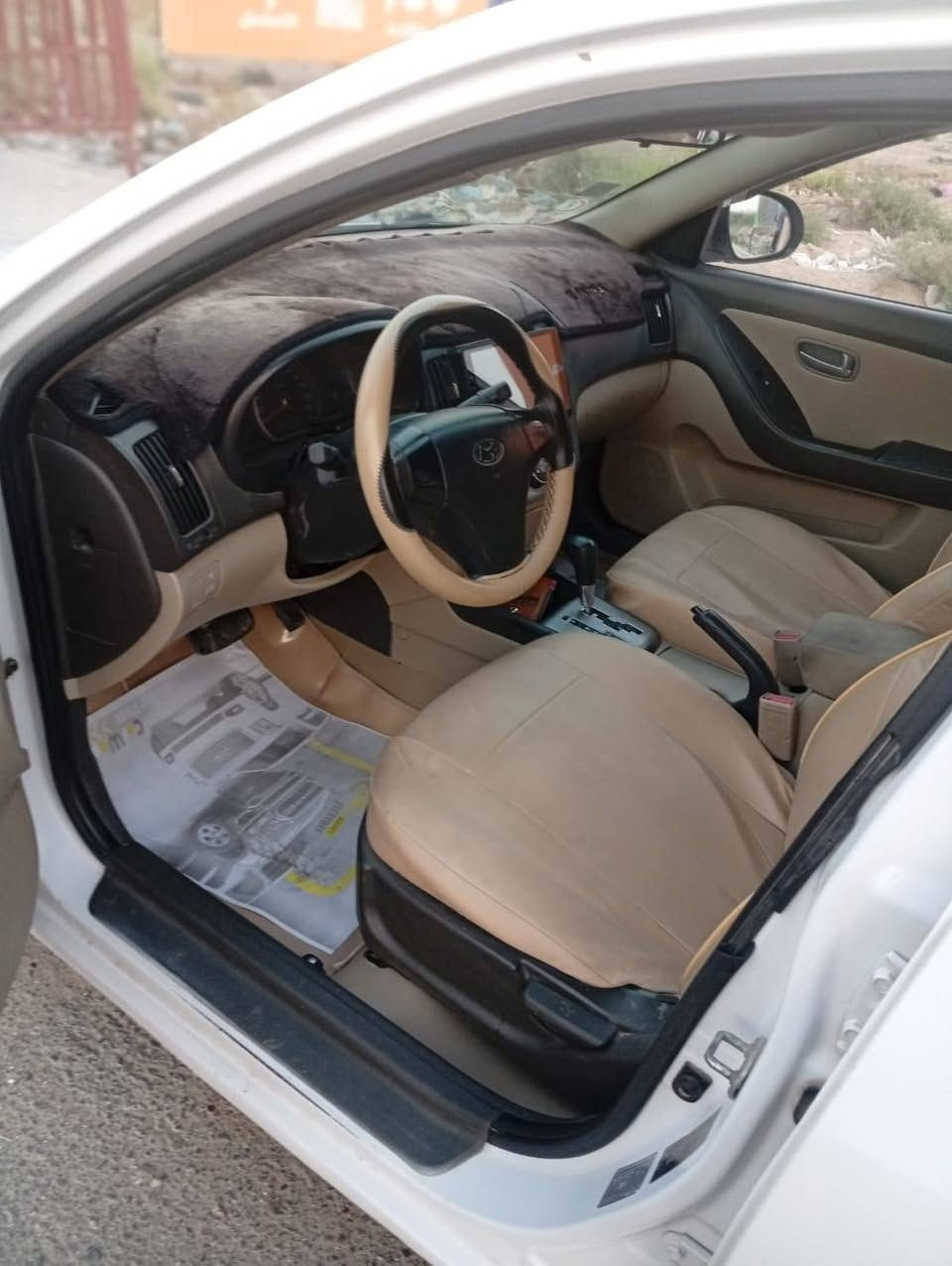 النترا خليجي ٢٠١١ محرك ١٦٠٠ دكشن ناصي كير جديد محرك لاتنقيص ولا تبخير تدفئة تبريد اربع دسك فتحة سقف اشاير مري تحكم مري شاشه و كامرة 
بيه صبغ بدون دواخل. 
للبيع السعر 100 استفسار ***********
