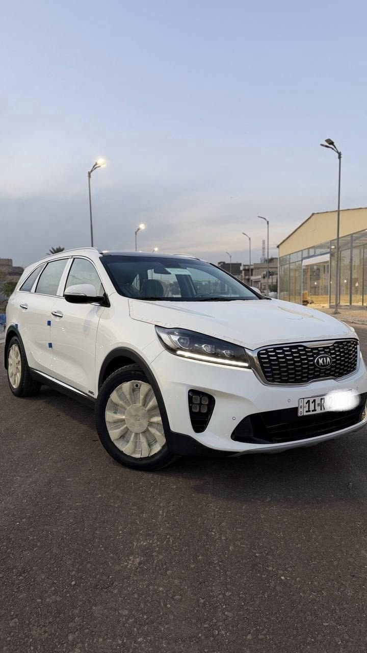 السلام عليكم 
سورنتو 2018 شكل ال 20 اخت الزيرو السياره مضمومه

السياره خليجيه فول 1/1 بعدهه بفابلون الشركه من النوادر هاي السياره شرط مكفوله من جكت الابره بعدهه عل وضع الشركه فابلون الشركه ونايلون الشركه حته بل كاعيه بعدهه ملزكه اخت الزيرو ماشيه 41  الف البصمه الثاني تاير الشركه العده السبير الكتلوكات بعدهن مامفتوحات زيرو والمواصفات فول 1/1 اعله فئه 

قماره بنرامه 

بصمه 

الباب الخلفي كهرباء

كشنات جلد اصلي دبل كشن كهرباء 

فورويل دفع رباعي 4x4 

محرك 6 سلندر 3500 

كير 8 نمر 

7 راكب 

3 قطع تبريد 

شاشه اصليه ام الجي بي اس 

اريل نفكيشن 

ويل 19 كروم 

اربع كشنات تدفه تبريد 

فول تحكم استيرن 

مخارج اواكس يو اس بي 

شاحن واير ليس 

حساس امامي خلفي 

رادار 

نضام اقتصاد 

بكلايت لد 

لايت ناصي عالي بلاوجتر زنون 

مكان السياره بغداد 

رقم بغداد دولي بسمي سنويه وهزه جديده 

رقمي ***********
