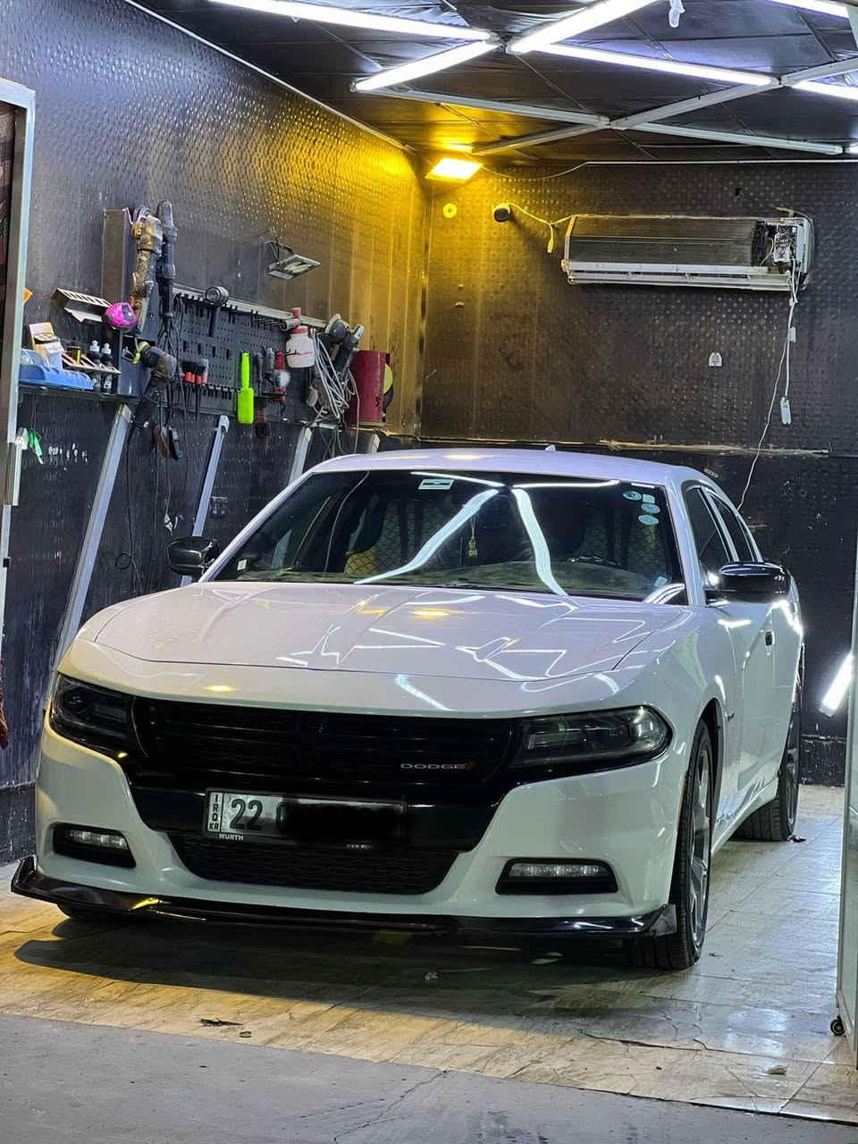 Charger Sxt plus
جارجر موديل 2016
رقم اربيل بأسمي دولي
وارد كندي كفاله عامه 
جاهزه للخير 
مكينه كير كفاله شرط ع وضع الشركه 
حداديه كامله مانقصه شي 
تخم تاير
المسافة المقطوعة 100k
حجم المحرك 3600
مواصفات 
تدفئه بالكشنات 
شاشه كبيره 
3 وضعيات قياده
ستيرن كهرباء
 مصابيح امامية زنون مع 
بلوجكتر LED .
كامره خلفيه
هاتف ***********
