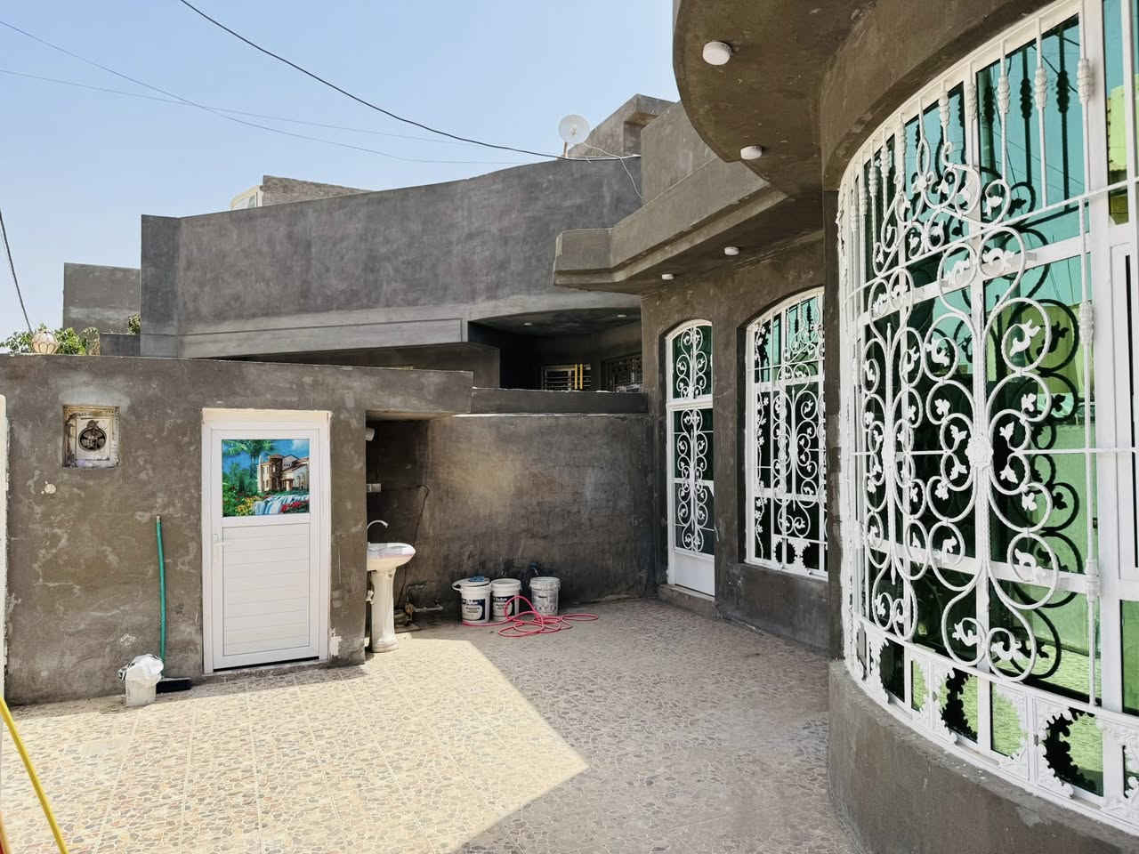 دار للبيع
المساحه 216 م

طابو زراعي سند 25 خلف ملعب كاظم نصيف مباشراً

بناء حديث ونظيف 

متكون الدار

غرفتين 

صالة

استقبال ( ضيف ) 

مطبخ

حمام داخلي

مجمع صحيات خارجية 

بيت نظيف كلشي جاهز 

للاستفسار خاص او الاتصال

‭0776 677 0036‬
