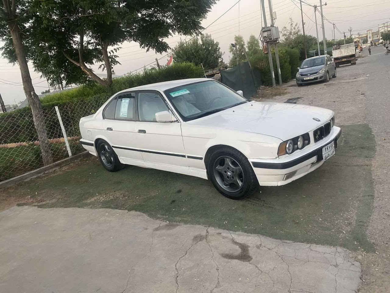 بۆ فرۆشتن بی ئێم BMW520 مۆدیل 1993
ئەوەلیاتە سەیارەکە
💸😱💸نرخ 27وەرەقەوکەمێک مەجال😱
رقم دەهوک
گێر حادیی و گێرومەکینەی بەشەرتە
سەیارەکە زۆر جوان و خاوێنە
ژمارەی خاوەنەکەی ***********
***********
شوێن هەولێر 
بۆ زانیاری زیاتر پەیوەندی بکەن أربيل, العراق
