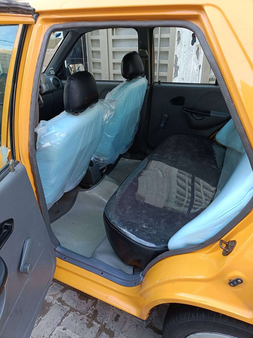 يا الله سلام عليكم شباب سايبه للبيع موديل 18 سياره بيها بس دوسه صبغ الباقي كله كفاله جديده بمعنى الكلمه مكينه كير مقفولات شواصي مقفوله سياره نصبتها حلوه سياره ماشيه 100 حقيقي سياره باسم ثاني يوم احول لك تستلم صافي سعر 50 وبيها مجال مكان الحريه هذا الرقم ***********
