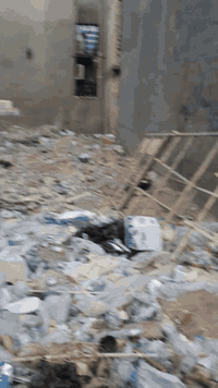 قطعه تجاري للبيع في المهديه الثالثه رقم القطعه ١٢٩ مقابل مكتب ابو ليث أبراج النخيل مساحه ٢٠٠م ١٠×٢٠ تصلح ان تكون شقق سكنيه ومحلات او مخبز  للتواصل على الرقم  ***********
