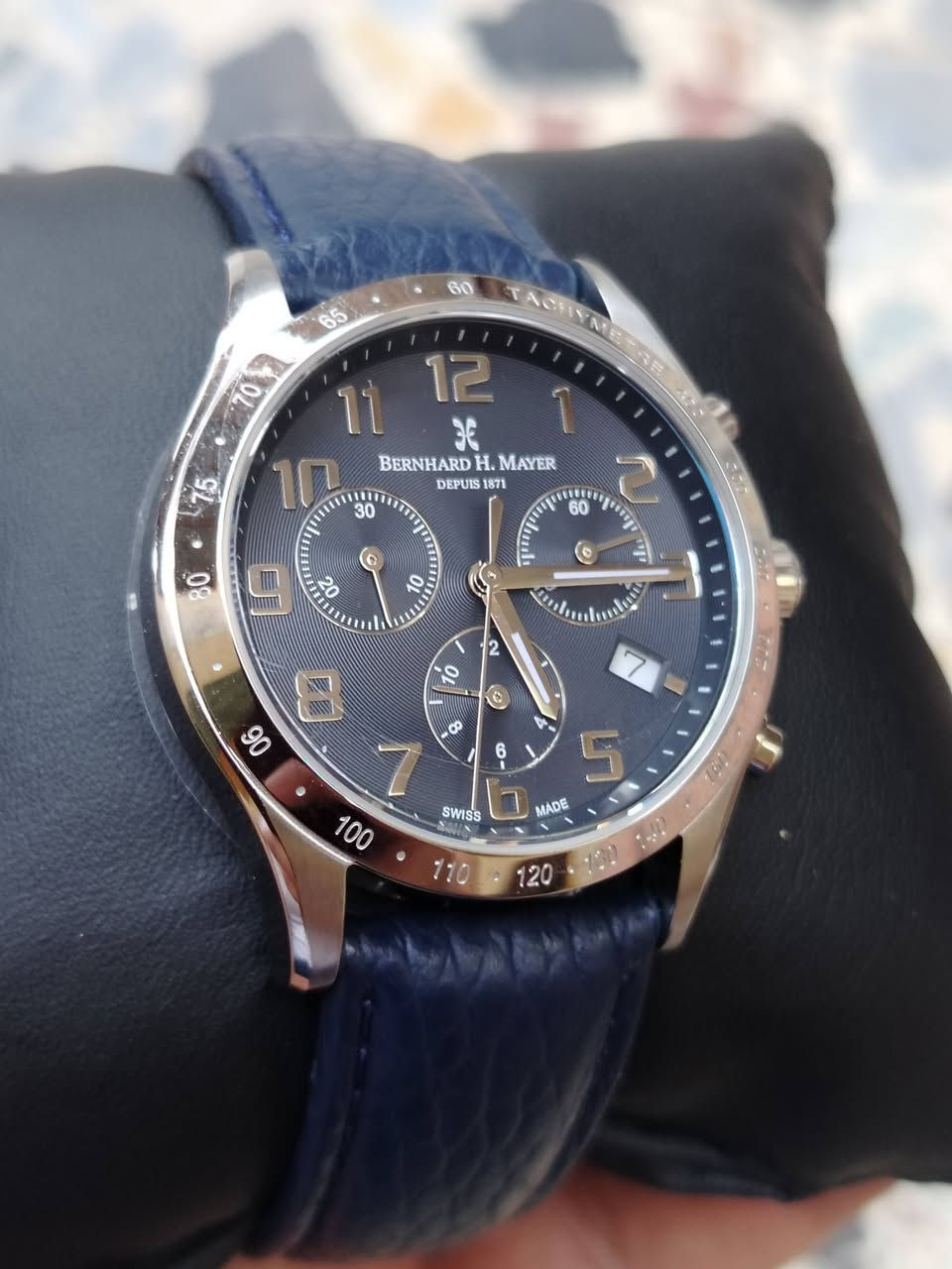 تحية طيبة لجميع
⌚ ساعة من ماركة برنارد اج ماير Bernhard H. Mayer
ماكنة كوارتز صناعة سويسرية 🇨🇭🇨🇭🇨🇭
ستوب وج نافذه تاريخ يومي 
اللون نيلي جديده غير مستخدم 
مع العلبه والاوراق اصلي
يوجد توصيل لكافة محافظات العراق


**إذا كنت صاحب هذا الإعلان وتريد حذفه لأي سبب، رجاءا أرسل رسالة إلى الدعم الفني**