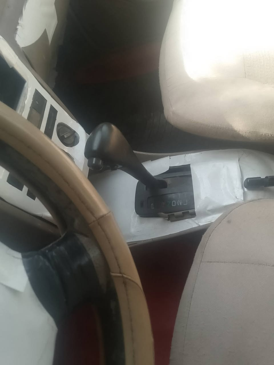 سلام عليكم عندي شير ي  للبيع سنوينه موجوده سياره كير ومكينه تبريد كامله كهربائياتا محوره كورولا بغداد قرب بوابه الكاظميه 11 ورقه وبيها مجال ***********
