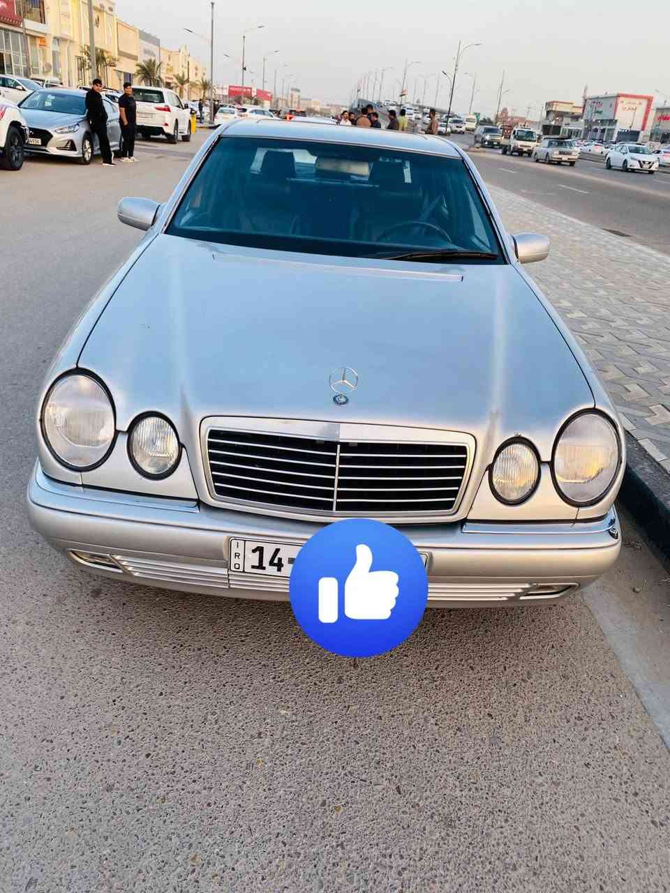 سلام عليكم
مارسيدس ام عيون موديل 1998 رقم بصره دولي سياره فول مواصفات 
كشن كهربائي 
مرايه شفط 
برده بلادي 
دواخل حبري 
تبريد 
مكينه ڤي بلادي 
سياره ما ناقص منهه اي شي 
صدرهه مبدل قبل سبوع 
صبغ عام 
الشراي يتصل ع الرقم ***********
تحويل ثاني يوم  السعر 95 وبيهه مجال
