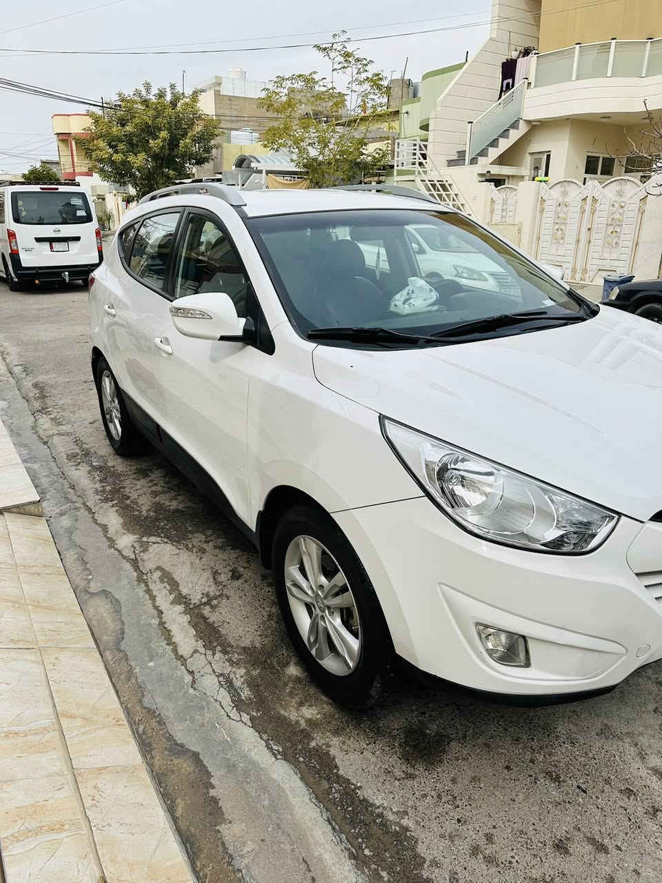 سلام عليكم هونداى توسان للبيع موديل 2013 سياره خليجى كورى اصلى محرك ألفين دوش ما مفتوح سياره بشرط فحص جديده صور سونار بل منشور رقم سليمانية دولى بسمنه مواصفات تحكمات اشاره بل مرى حساس تريشه سوده برده صندوق سبير مانازل سياره احله من صور سعرها 149بيهه مجال للشراى مكانى قضاء كلار اتصال ***********
