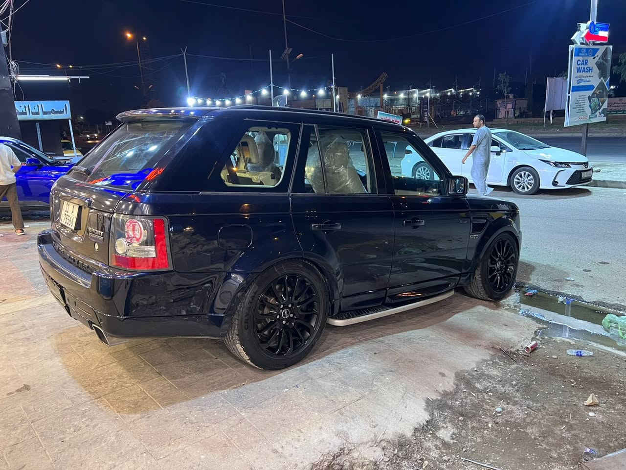 سلام عليكم للبيع رانج روفر سبورت HSE موديل2009  مكفولة رقم بغداد بدون اي حادث صبغ باب السايق فقط  محرك وكير مكفولات السيارة نظيفة جدا جداً على وضع الشركة 

المواصفات
1- رانج روفر موديل 2009 
2- محرك سوبر مكفول بانزين عادي 
3- لايتات حلقية زينون 
4- كشافات امامي زنون 
5- حساسات امامي خلفي اصل 
6- مع بصمة تشغيل
6- دوسات جانبية اصل 
7- صندوق خلفي شفط 
8- كاميررا خلفية بلادية اصل 
9- تخم تاير جديد قبل شهرين شديته 
10- جكات خلفي امامي 
11- جامة خلفية فتح كهرباء
12- غرفة السيارة نظيفة جداً
13- شاشة دشبول اصل للتحكم 
14- فول تحكم ستيرن مع شفتات للستيرن
15- كشنات فول كهرباء تحكم بالحركات 
16- كشنات  جلد 
17- ثلاجة داخلية 
18- ماوس تحكم لوضعيات القيادة في السيارة 
19- سايد بريك بصمة كهربائي
20- سلايد روف قمارة 
21- شاشة لعرض اعطال السيارة والصيانه 
22- السيارة ماشية 100الف كيلو متر حقيقي 
23- وباقي المواصفات المعروفة بالسيارة الغنية عن التعريف 
سنوية بأسمي هزه جديده ابيع تحويل مباشر 
السعر ((135))
مكان بغداد ***********
