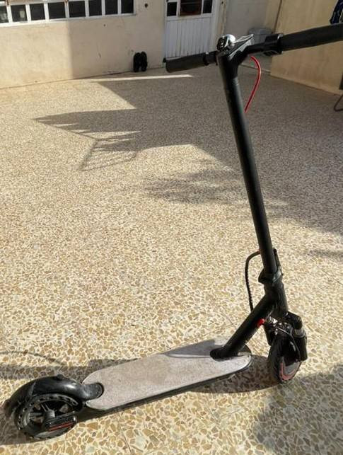 السلام عليكم سكوترشحن للبيع السعر 250للاستفسار الاتصال على الرقم ***********او***********
