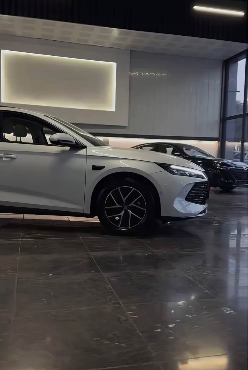 BYD QIN L FULL   2025
سياره كه ته نها 1000هه زار رويشتوه هيجي نيه كامل ئه شياي خوي له كه له 2سويج و كارتي خوي له كه له واير شه عني خوي فاست جارج و شه عني ئاسايي له كه له فول ماسفاته 12كاميره +ئؤ تؤ بارك +بانوراما +ناوكرئيمي +كوشن جلد و كاره باي +رادار باتري كه وره ي 2100سياره كه ١مانكو نيوي ماوه بو ره قه م سعرش 165مه جال
*********** أربيل, العراق
