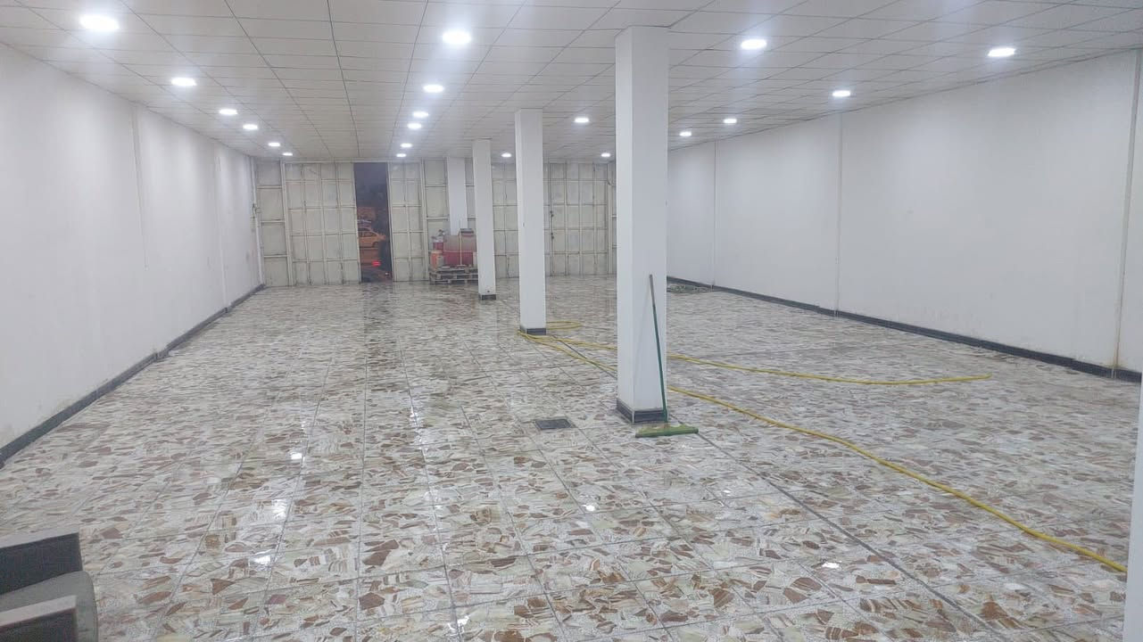 بنايه للبيع طابقين موقع تجاري على شارع القائد مباشرتا مساحه 200م 
للاستفسار ***********
