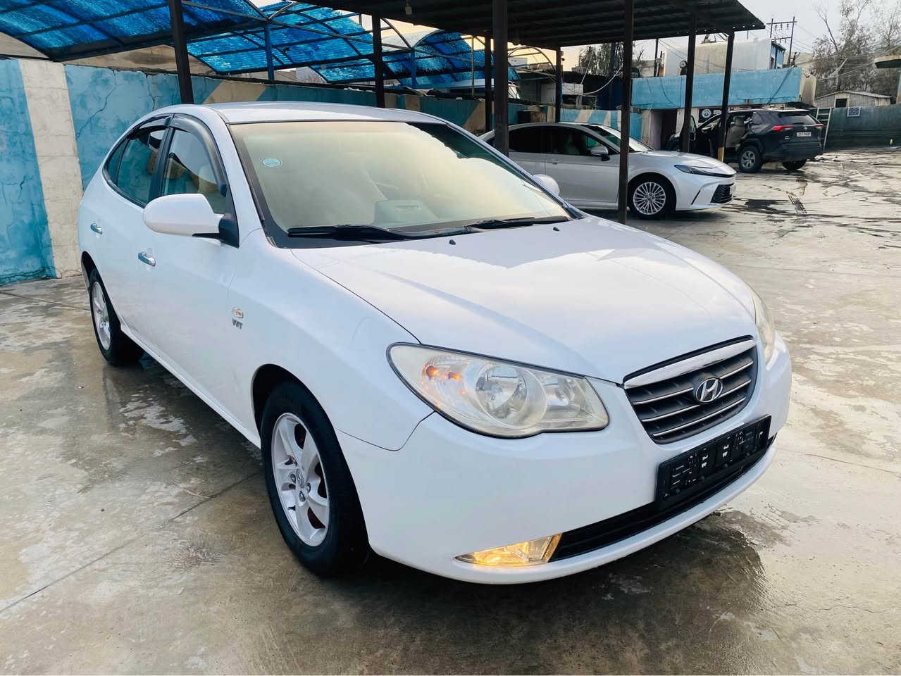 ئافانتي مؤديل2008

بي چالو بي شوخت

ته نها جي شانه كاني سبوخه

بؤياخي نيه خايس به شه رت

كه فه رگؤران به شه رت

سه ياره كه تابلي جوانه

ديناريك مه سروفي تيدانيه

بؤجوانيو پاكي وه سف ناكري

ماشالله ي ده وي 

هه موشتيكي به شه رتي فه حس

***********

*********** رانية, السليمانية
