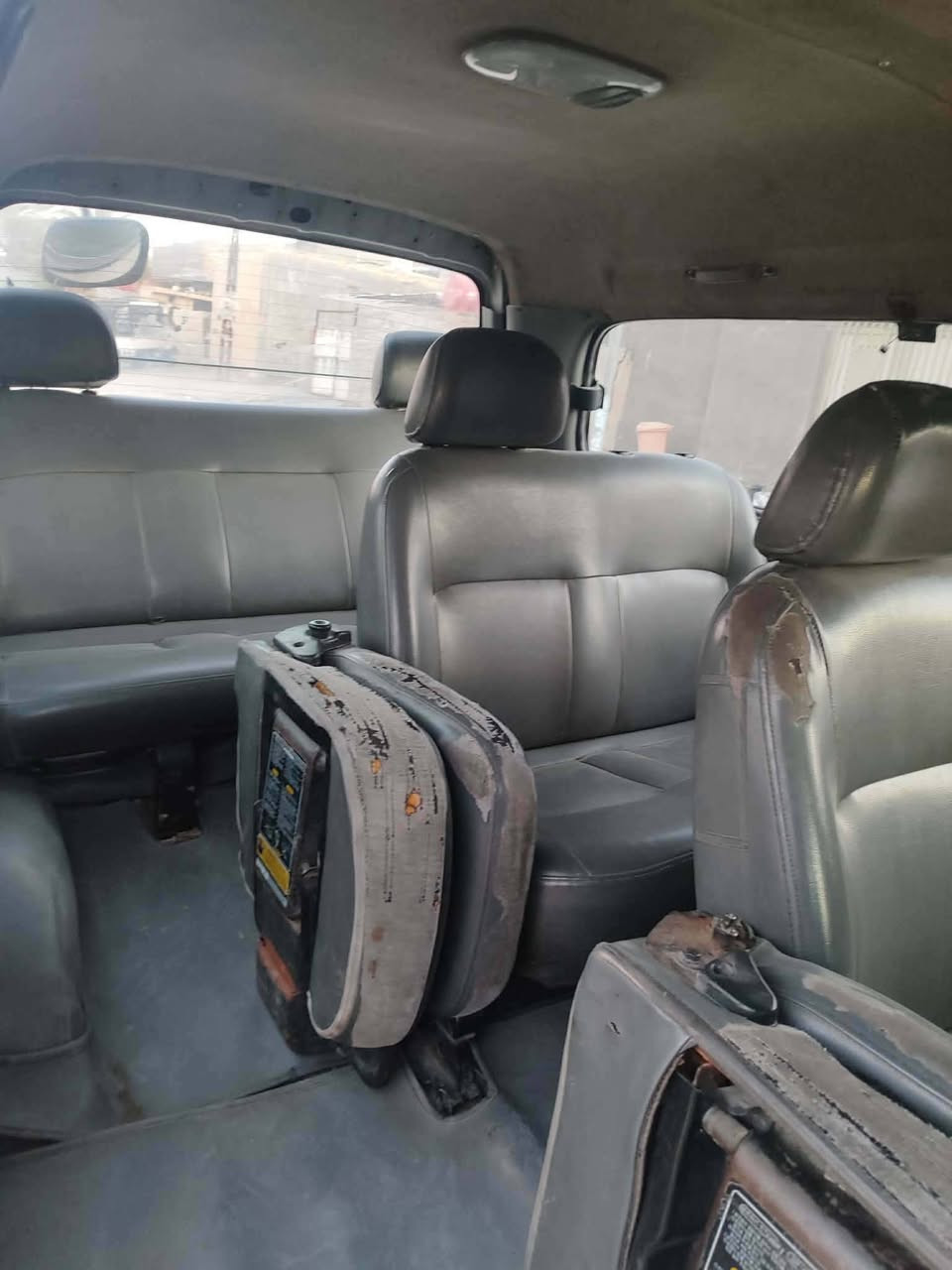 السلام عليكم سياره ستاركس 2005مكينه وكير حداديه كهربائيات كله جديد شرط مشروطات سياره  جاهزه من كلشي ***********
