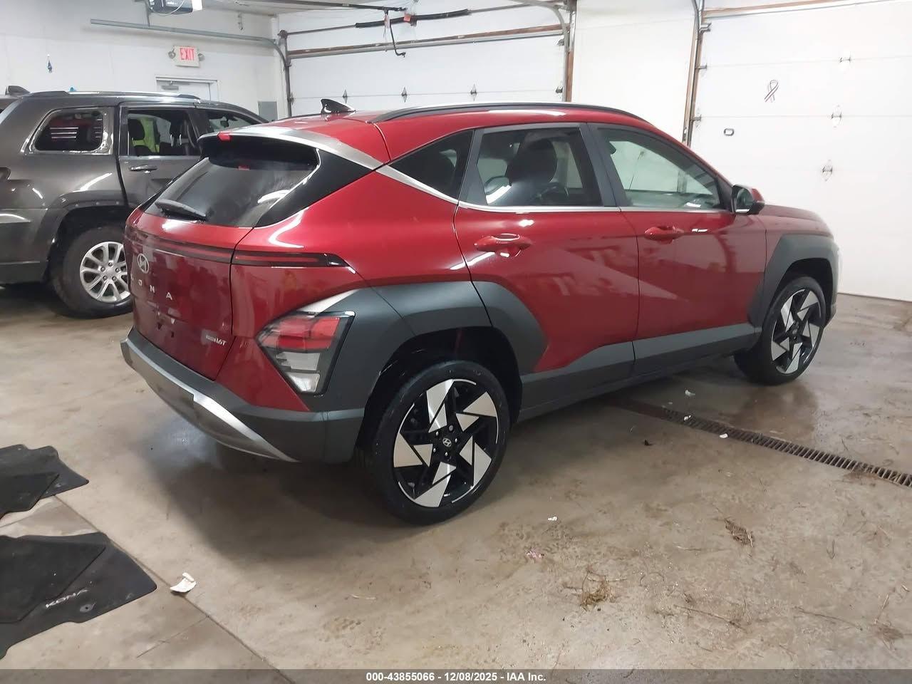 🚨 تنويه مهم
هذه السيارة معروضة في المزاد الأمريكي 🇺🇸
والمزايدة والشراء تتم عن طريق مكتب الباخرة للمزادات 🇮🇶
🔥 تدخل بكتاب الشهداء
───────────────

🚗 السيارة: 2024 Hyundai Kona
📅 تاريخ المزاد: 16/02/2026
🚢 الشحن: $2,549 (umm_qasr)
📏 المسافة: 20,430 ميل
🔧 المحرك: 1.6l i-4 di, dohc, vvt, turbo, 190hp

───────────────

🔥 مجاناً مجاناً مجاناً
📄 تقرير كارفاكس مجاني بدون أي مقابل
───────────────

🚗 سحب السيارة خلال 24 ساعة من وقت التسديد
💸 حسابات مخفّضة وعمولات أقل من السوق
───────────────

🚢 الشحن متوفر من:
🇺🇸 🇨🇦 جميع الولايات الأمريكية والكندية
➡️ شحن مباشر إلى العراق
➡️ العقبة – جبل علي – ميرسين
───────────────

🛃 تخليص كمركي كامل من ميناء أم قصر
🏔️ تخليص كمركي إلى إقليم كردستان
🇯🇴 شحن مباشر إلى عمّان (العقبة)
🇹🇷 شحن إلى ميناء ميرسين – تركيا
───────────────

🏢 فروع الشركة:
📍 الفرع الأول: بغداد – السيدية – الإعلام
📍 الفرع الثاني: الإمارات العربية المتحدة – الشارقة – الصناعية 4
───────────────

👥 مجموعة البيع والشراء:
https://www.facebook.com/share/g/17pXXBgeeU/?mibextid=wwXIfr

───────────────

🎵 TikTok:
https://www.tiktok.com/@al_bakhera?t=8qGOLioZlVE&_r=1

───────────────

📞 للاستفسار والتواصل:
+9647739115599


**إذا كنت صاحب هذا الإعلان وتريد حذفه لأي سبب، رجاءا أرسل رسالة إلى الدعم الفني**