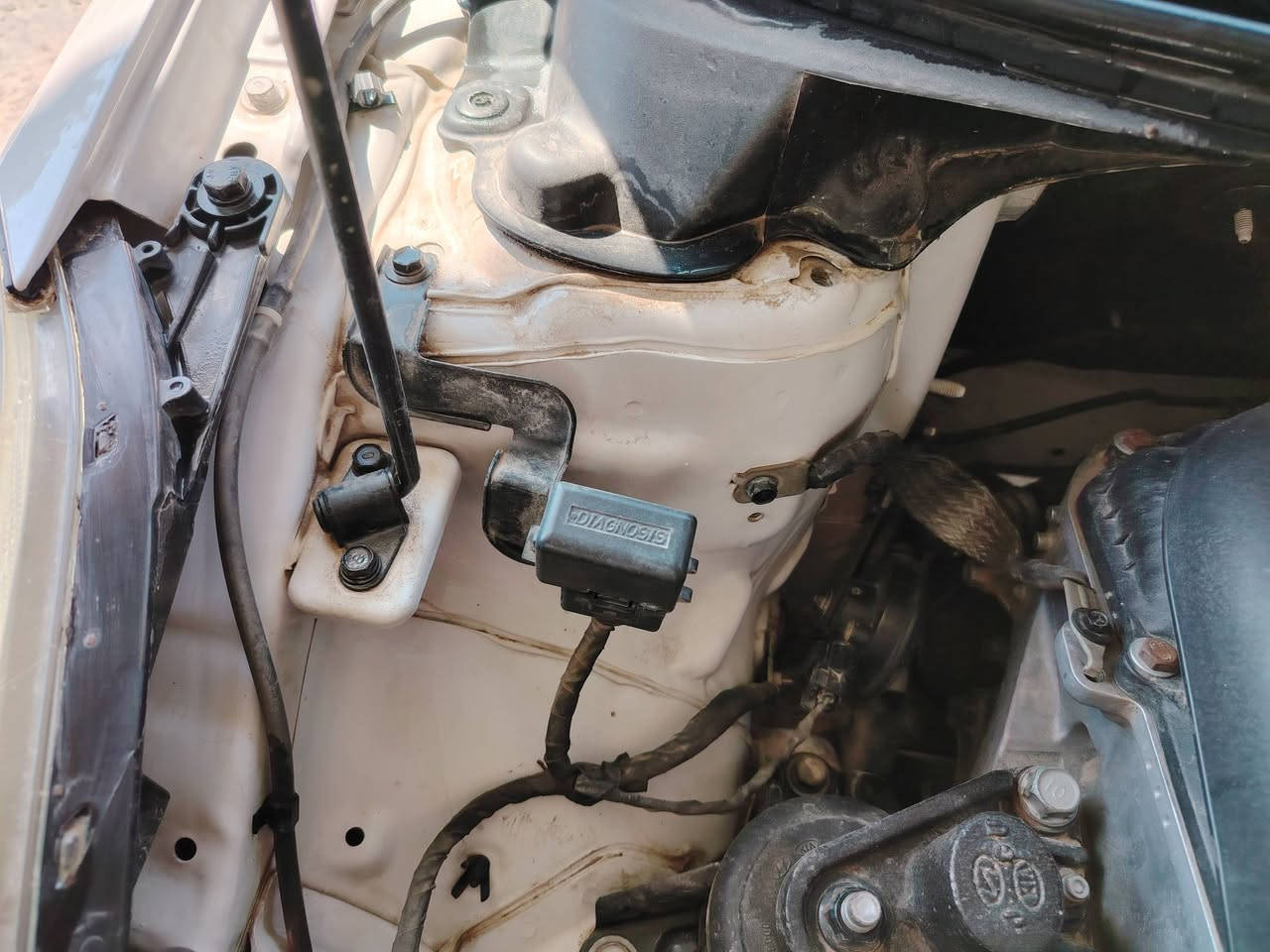 السلام عليكم ورحمة
النتره 14خليجي لل بيع فول عده البصمه
المحرك 1800 جديد شركه
تخم تاير
باتري جديد
حداديه جديده وصدر جديد
مابيه حادث بس ثلاث اشخوط بصيطات جدن
 السعر 124وبيه مجال ***********
