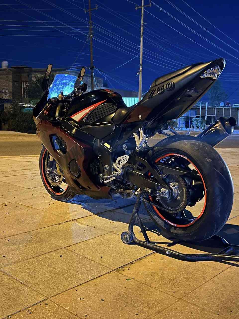 السلام عليكم اخوان جكسر موديل 2006 مكينة 600 دراجة خير من الله مكينة عقل ضفيرة مكفولات مكاني بغداد فلكة سلمان  باك سعر خاص ***********
@إشارة
