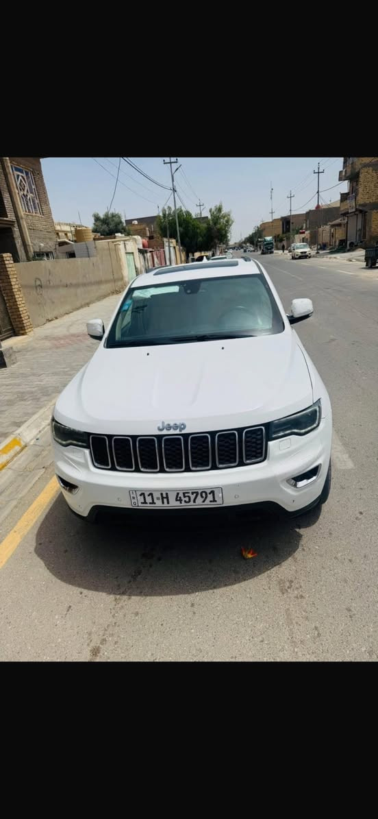 للبيع جيب 2019خليجي رقم بغداد دولي بسمي هزة جديد تحويل مباشر سيارة بيها جاملغ امامي مبدل وكاله شرط صار بيه شخط وبدلته وكالة نفس اللون 100‎%‎ والباقي كفالة ع سونار مكينة كير تخم تاير حدادية 100‎%‎مال جناي استخدم شخصي ماشية 125Km فتحة حساس كامرة تشغيل عن بعد فول موصفات زراك لايت مبرمجه السياره مراوح وفتح سرعةشرط الف متصرف عليها العنوان واسط  للاستفسار ***********    ***********
