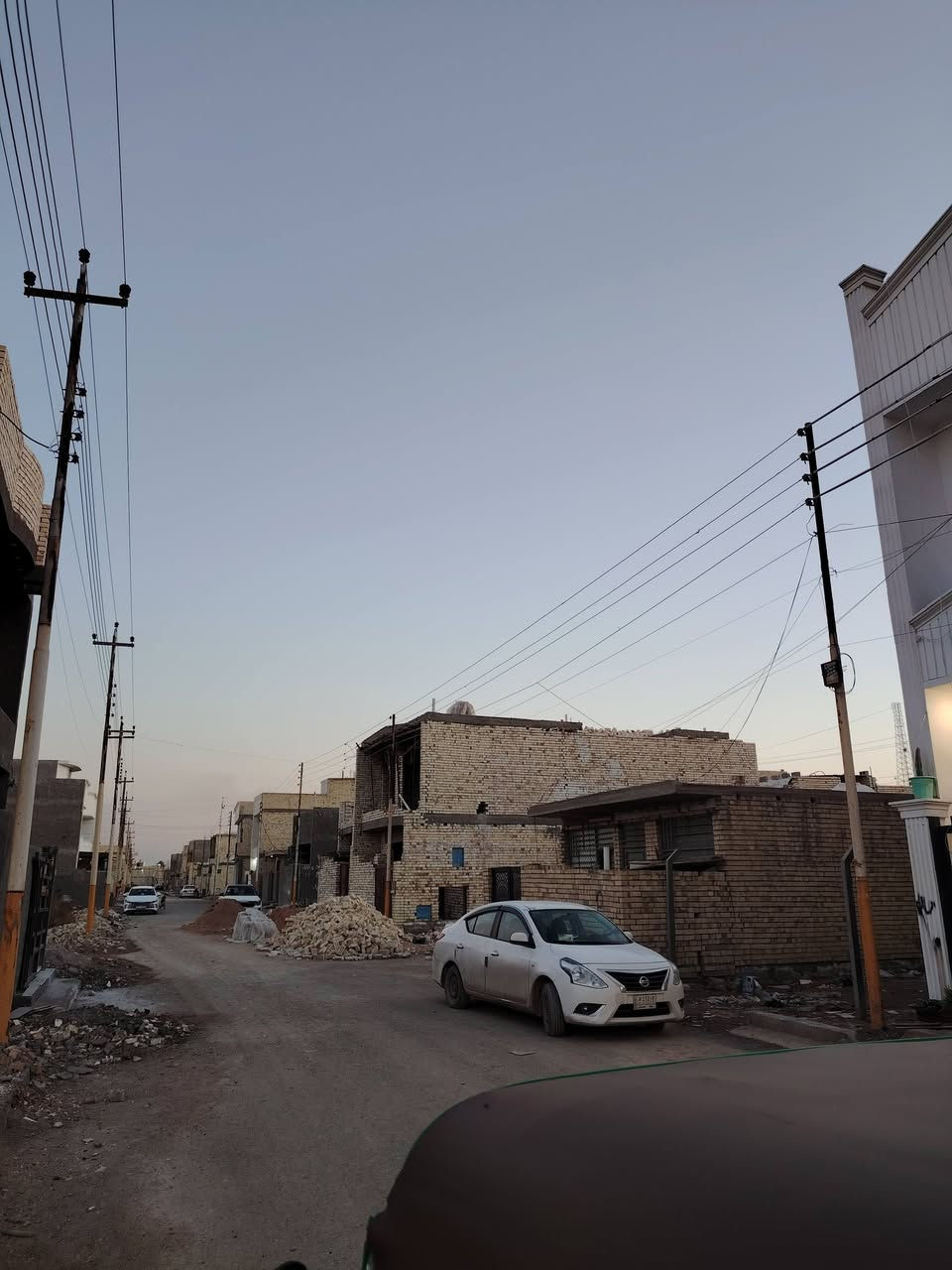 السلام عليكم يوجد قطعه ارض مساحة 100متر للبيع المكان الدورة ابو دشير خط نفط قريب ع صناعي والبانزيخانة للتواصل
*********** للاتصال
*********** واتساب فقط
