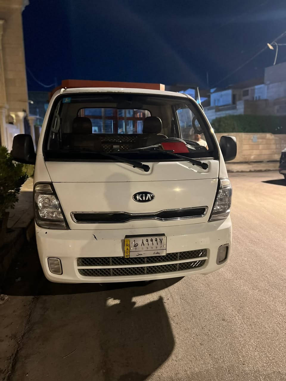 السلام عليكم 
كيا فحل مفتوح موديل ٢٠٢١ ماشيه ١٧٤ الف 
السياره كامله مكمله تبريد شغال مكينه مجفته جديد  لا تبخير ولا تنقيص
رقم بغداد بأسمي تحويل مباشر 
سعرها ١٦٥وبيها مجال 
شاصي جديد شرط الفحص 
حجم الويل 24 والتانكي 120 محور
بيها ملاحظات موضحه بلصوره يم باب السايق 
ممعدله ع حطتها وباب البدي الخلفي طبره خفيفه
للاستفسار ***********
مكان السياره بابل الحصوه
