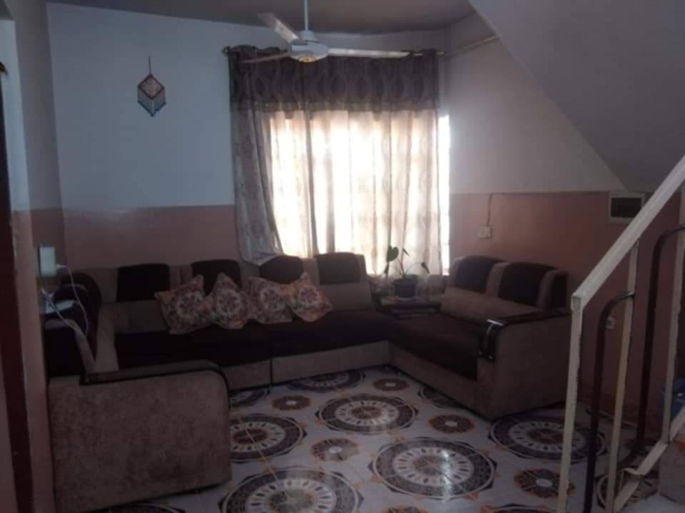 #عروض_عقارت_مكتب_الكنز🏘
#دار_للبيع 
#الموقع حي سومر منطقه ال 112
#المساحه 100م مربع 
#واجه 10م نزال 10م 
#بناء_الدار حديث  طابق واحد 
#جنس_العقار سند سكني ملك صرف ✅️
#السعر 72 وبي مجال بسيط 💵👉
#العقار شرط التحويل ✔️
#للاستفسار  اتصل على الرقام الموجود بل المنشور ⬇️⬇️
محمود 📞***********
علي     📞***********
#موقع_المكتب حي سومر بعد التقاطع الثاني قرب أفران قباء 
#مكتب_الكنز_لتجارة_العقارات
