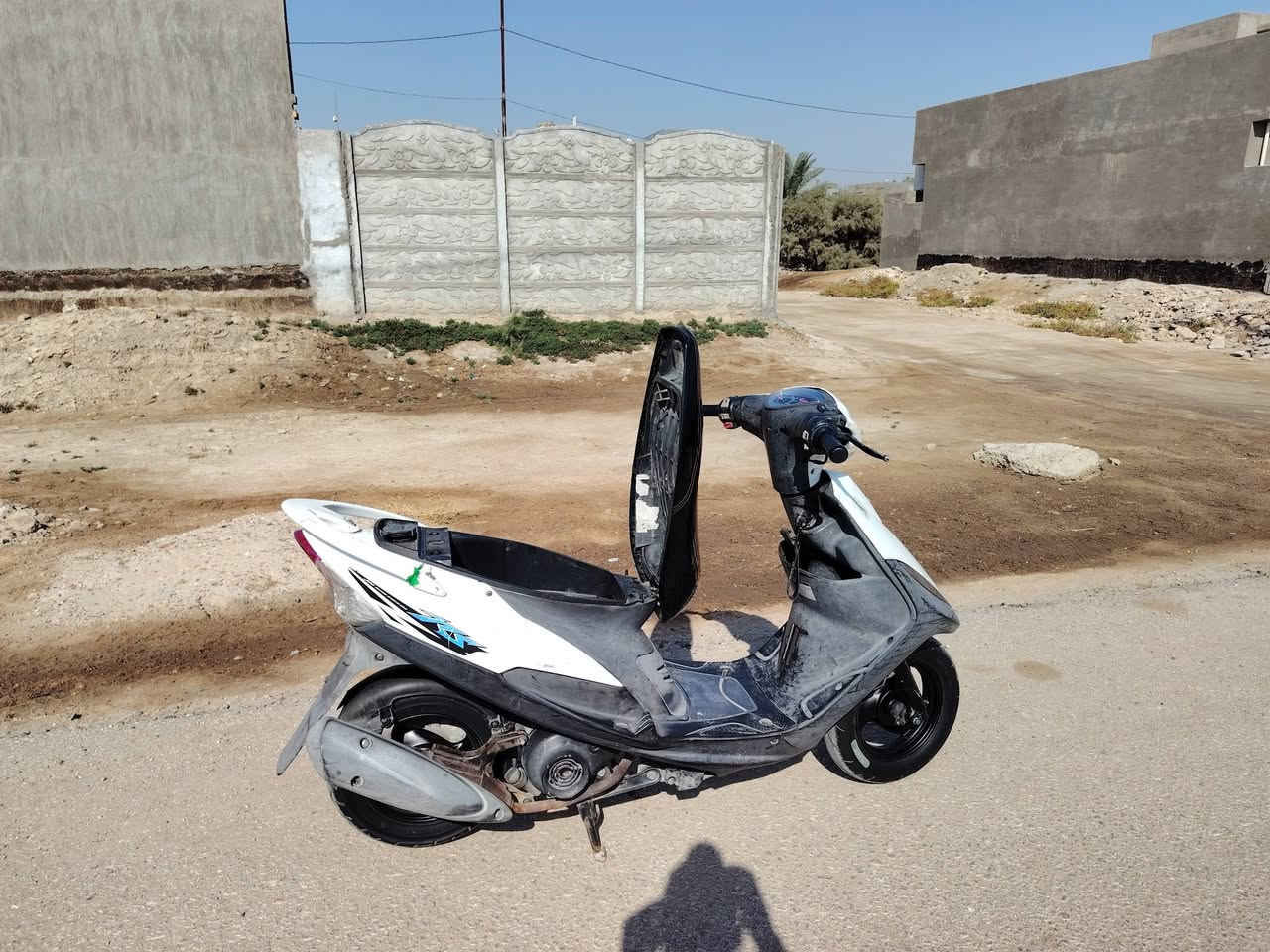 للبيع ماكس عدله الدراجه كفاله عامه من كلشي  الدراجه بوشه ٤٩ بلاد صار اقل الشهر  من نازله من الرمبه وصله موجود وبيه منفيس الدراجه كله مختمه  شلعه ومعدل تشك الكاع كامله مكمله مابيه نقص برغي كله شغاله من الويل للويل + (بيه سستم مال سماعات كامل) + ( تايرات جيلاتين) ، مكاني بابل قرب جسر بته ، ( الاستفسار خاص ) و هذا رقمي ***********
