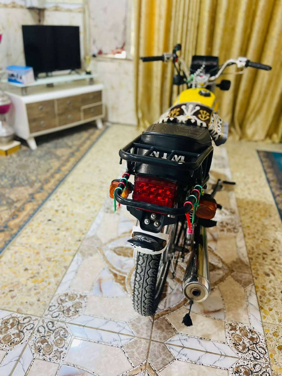 السلام عليك نامه متياز أوراق  مديل 25 دراجه ما متعوبه او حلوه او نضافه 100 او ضمان برغي ما مفتوح بيه كفاله عامه السعر 675 او بيه مجال قليل  ***********
