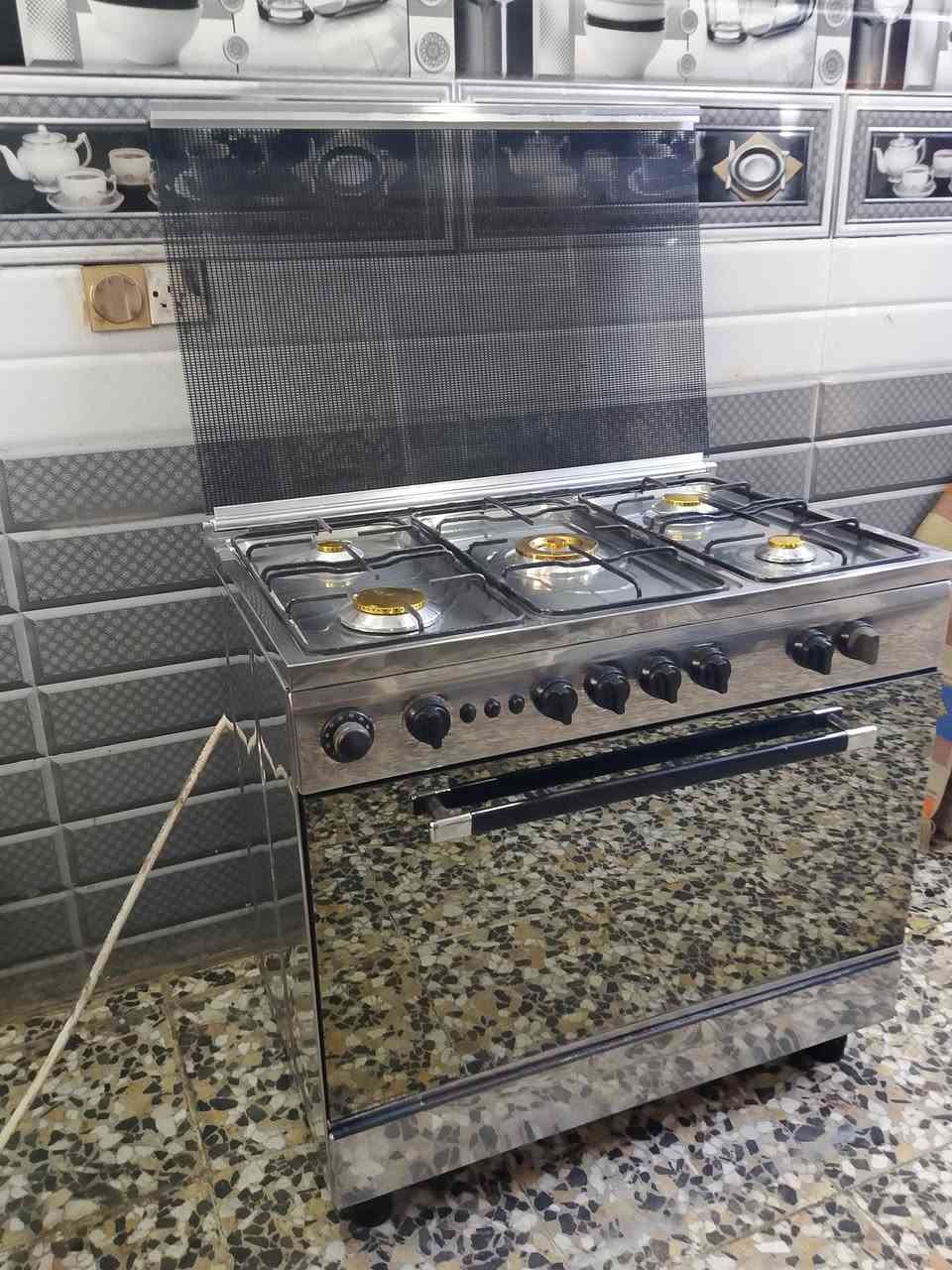 طباخ فريش مصري نظيف جدا وكله شغال عيون وفرن وعلفحص شراي يدخل خاص


**إذا كنت صاحب هذا الإعلان وتريد حذفه لأي سبب، رجاءا أرسل رسالة إلى الدعم الفني**