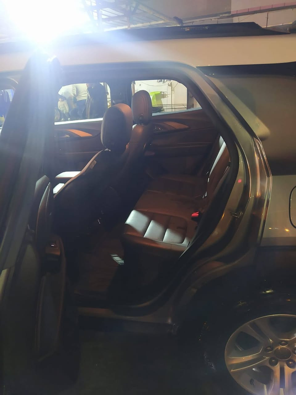 سلام عليكم سياره للبيع فقط
‎اسم السيارة:شوفرليت تريل بلايزر. 
‎الفئة: AKTIF
‎الموديل : 2023  
‎اللوحة:اربيل الرقم الدولي ‎
‎1-حجم المحرك3 سلندر 1300 تيربو عداد المسافة 47كم. 
‎3-بصمة ابواب وتشغيل عن بعد. 
‎4-رادر امامي. 
‎5-تحديد مسار. 
‎6-تحكم ستيرن جهتين. 
‎7-شاشة كبيرة مع كامرة خلفية. 
‎9-سستم صوت.
‎10-كرسي السايق كهرباء. 
‎11-مقاعد جلد. 
‎12-تدفئة الكراسي الامامية. 
‎13-رادر جانبي مانع اجتياز. 
‎14-حساس خلفي. 
‎15-كامرة خلفي دوارة. 
16اللون رصاصي سقف ابيض اسبورت 
‎*وباقي الموصفات المعروفة في فئة
ضررها چاملغ امامي طرف السائق
 والباب تبديل والچاملغ السكن كلير مال امريكا 
عنوان كركوك للاستفسار اتصال عالرقم ***********
