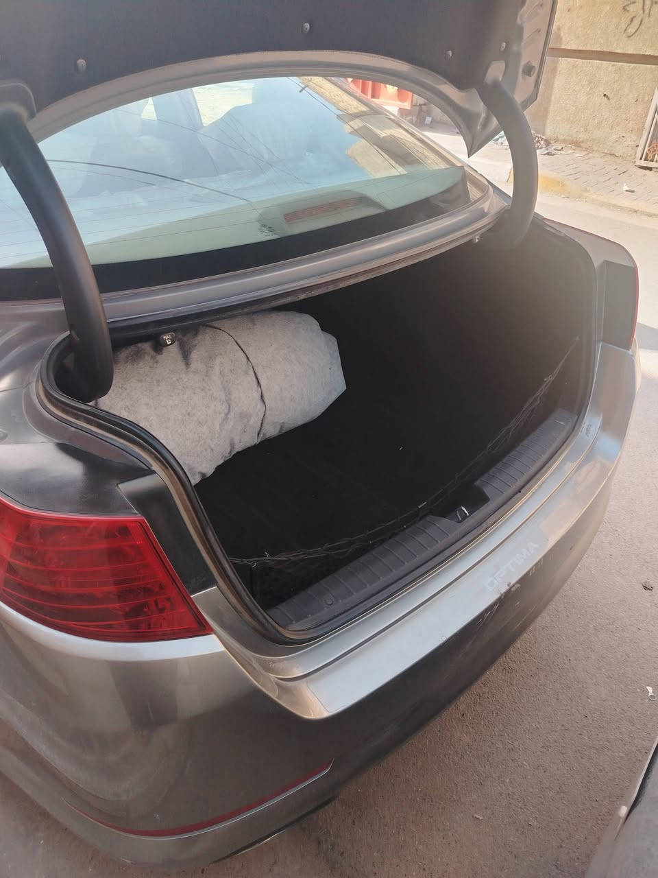 للبيع كيه اوبتما مديل 12 امريكي وضع الشركه ماشيه 97 محرك كير كبس السياره بدون صبغ ولا ضربه اذا اكو مراوس حسب القناعه *********** العنوان بغداد
