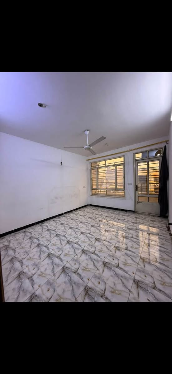🏡 للإيجار في السيدية – فرصة مميزة للسكن 🏡
✨ دار سكنية بمساحة 80 متر مربع
جاهزة للسكن وفي موقع مناسب داخل السيدية.

🔹 تتكون من:
🛏️ 3 غرف نوم
🍽️ مطبخ كبير
🛋️ صالة مريحة
🚿 خدمات

✅ مناسبة للعوائل
✅ موقع مميز وقريب من الخدمات

📍 مكتب قمر للوساطة العقارية
نوفر جميع عروض الإيجار في مختلف مربعات السيدية.

📌 العنوان: مدخل شارع الآمن

📞 للاستفسار والحجز:
***********
📲 متوفر واتساب

⭐ لا تفوّت الفرصة... تواصل الآن لحجز موعد المعاينة.
