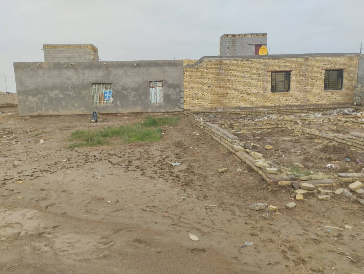 بسم الله الرحمن الرحيم 
قطعه زراعي للبيع 
صوب بني ركاب 
طريق المشايه 
بجوار بستان ال حيذور 
الخدمات موجوده 
كهرباء ومي وشارع 
المساحة 250
السعر 9
وبيها مجال 
للتواصل الاتصال على الارقام 
 الموجوده بالاعلان 
***********
***********
او مراسلة الصفحه 
#هادي_الحجيمي
