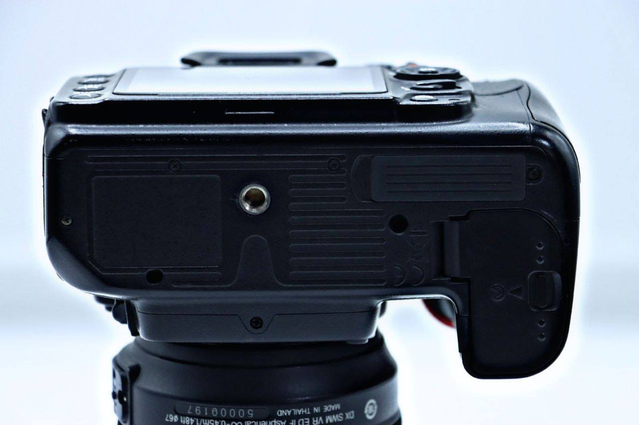 🔴﴿نيكون 7000d نظافه 100٪ 💣 ﴾🔥
مواصفاتها ❌- 🚀 - ❌
خاصيه تتبع الفوكس + 39 نقطه فوكس + 6 صور في الثانيه + معالج الصور + مايك داخلي لتسجيل الصوت دون ضوضاء 

   💎 🔚مع كامل ملحقاتها 🔜 💎

1 - 105.18 VR مانع اهزاز   ✅
2 - رام 32G الاصلي جديد  ✅
3 - حقيبه ضهر  ✅
4 - حزام حامل للكامره  ✅
5 - شاحنه تدعم الشحن السريع ✅
6 - بطاريه تدوم طويلاً  ✅
7 - واير شحن  ✅ 
💣  ﴿السعر 525 🥶🔥وتوصيل مجاني ﴾ 🔥 
متواجد فيس واتساب واتصال ***********
