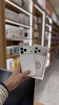 آيفون ١٧ برو ماكس • نضيف ١٠٠٪ • ضمان ماستر سنتين