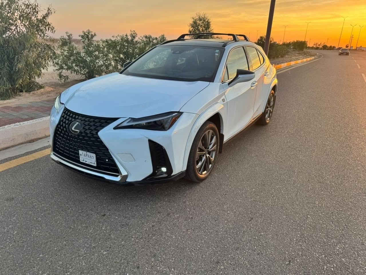 لكزز موديل 2024 Lexus ux f- sport
فول مواصفات اعلى فئه 
دخول جديد 
ماشيه 5000 يعني زيرو 
حادثها باب وجاملغ جهة السائق 
الباب مبدل اصلي 
السعر 🔥
التواصل ***********
