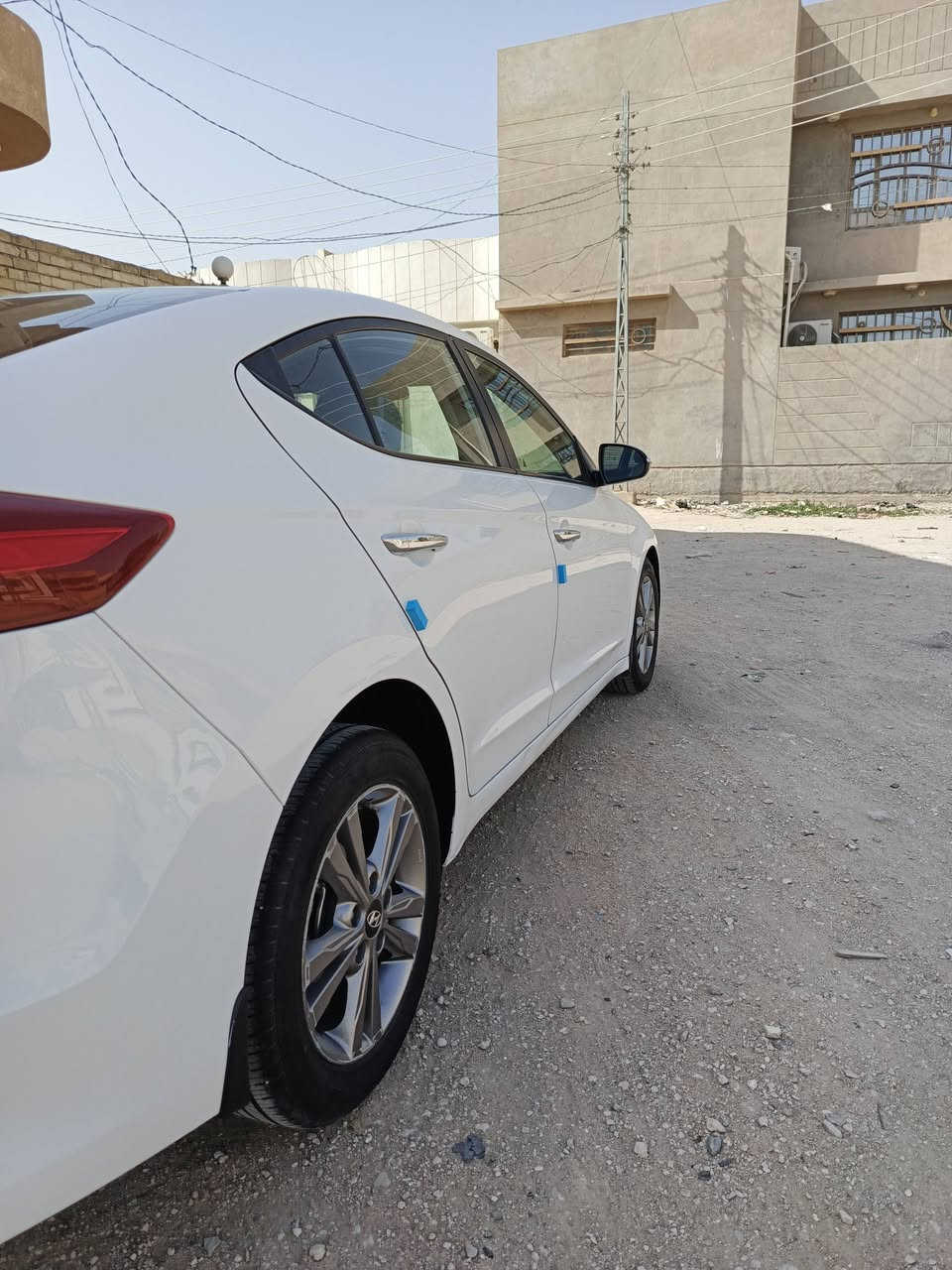 سلام عليكم النترا موديل 2018 خليجي مكفولة كفاله عامه من الصبغ والضربه والتبديل والبارد فول مواصفات 
1-فتحه سقف
2-لد امامي 
3-كشنات جلد 
4-تبريد قطعتين 
5-مري شفط 
6-محرك 2000 مامفتوح 
7- رقم بغداد الماني 
سياره جاهزه من كلشي من حداديه وتبريد وتدفئه 
 ومكينه وكير جدا جديده وجاهزه مكان السياره كربلاء المقدسة السعرررر 158 وبيه مجال للاستفسار الاتصال على الرقم التالي ***********
