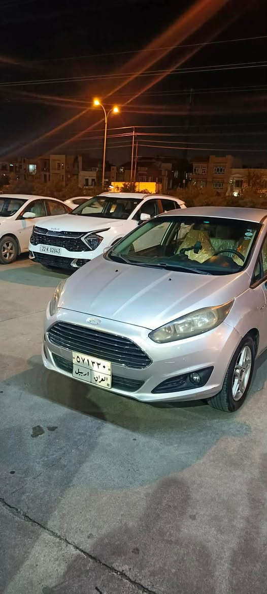 فؤرد ڤيستا 2019
موصفات 
چوار جام كارباي 
ناو زه رد
شاشه كاميره حساس
گير توماتيك 
مكينه و گير بشه رت 
چوار پستؤن
غرامه 7ورقه 
ژم *********** أربيل, العراق
