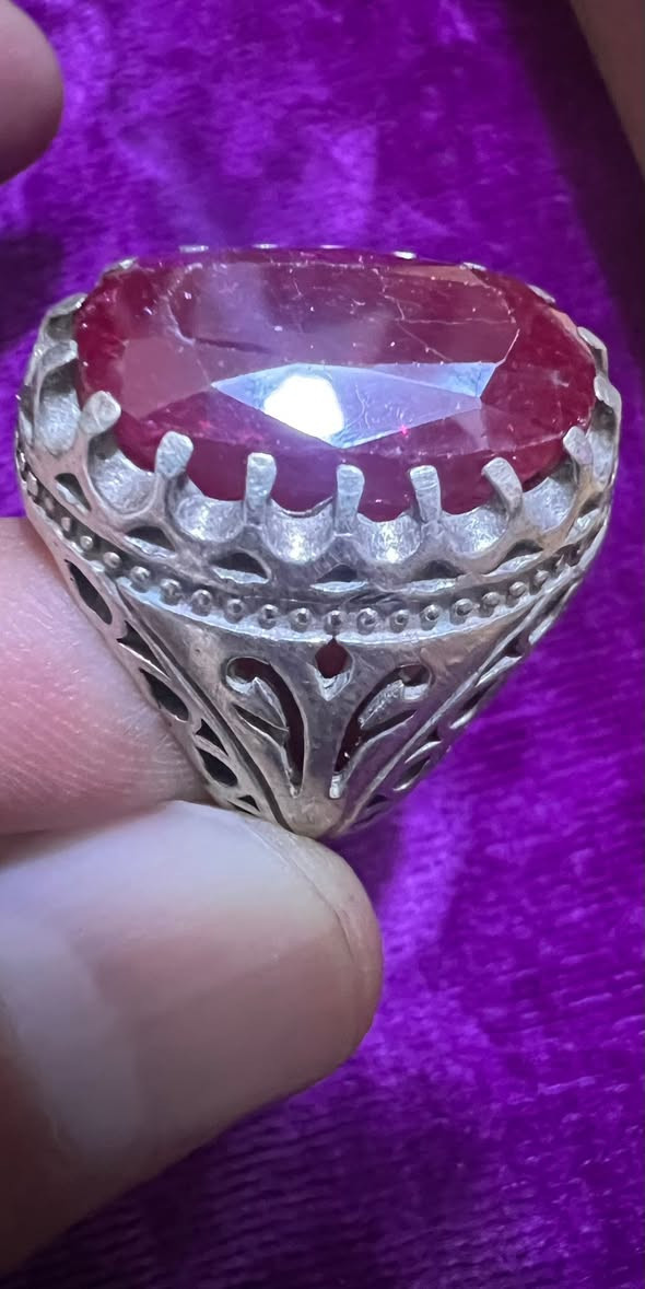 السلام عليكم
من رخصة الادمن 
هاي المجموعة الراقية للبيع 
اختار الي يعجبك وتواصل خاص وتدلل 
المجموعة كلها قديمة فضة صياغة وحجر قديم 
تحياتي


**إذا كنت صاحب هذا الإعلان وتريد حذفه لأي سبب، رجاءا أرسل رسالة إلى الدعم الفني**