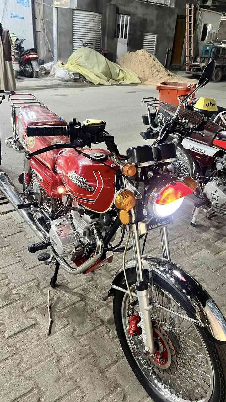 السلام عليكم دراجه نامه برو غطاس شاصي 20 محدثه من كلشي حته المحرك23 كفاله عامه ومانقصه برغي اصولي وكيله  حمودي العارضي مكاني حي الانصار *********** سعره مليون وبيه مجال
